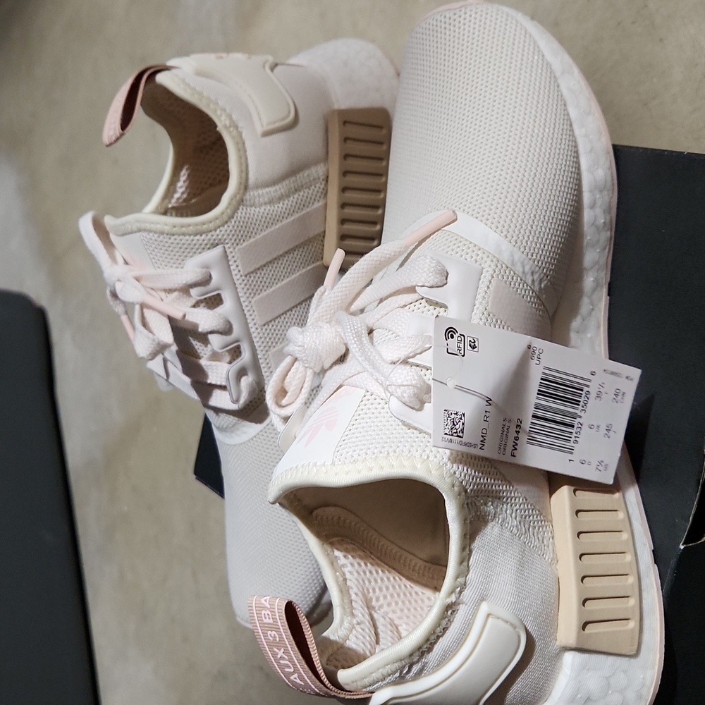 Adidas NMD_R1 Women's Shoes - Creamish Pink